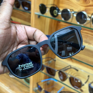 Prada Wayfarer Polarized Black